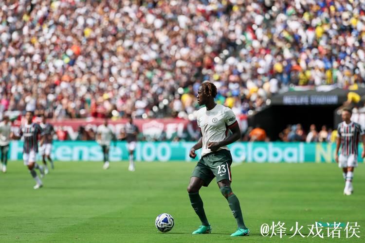 若昂-佩德罗跑位剖析：站位与移动撕裂巴黎防线